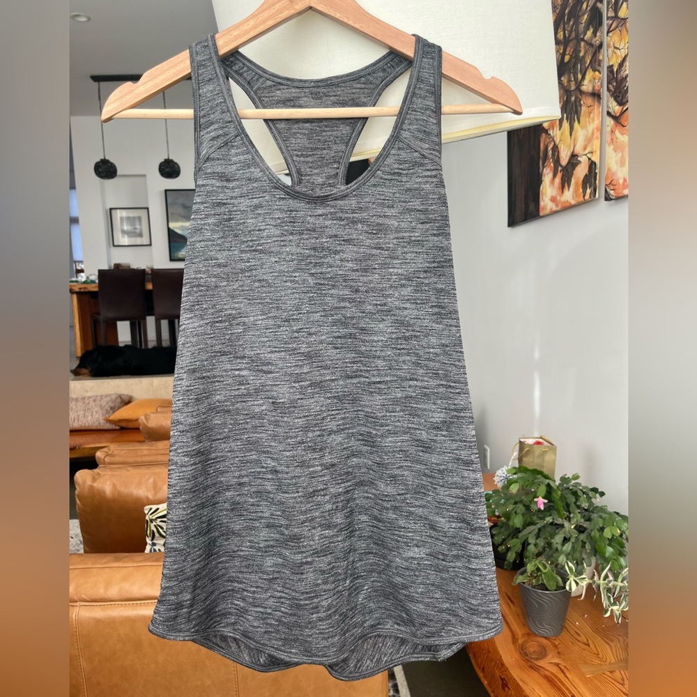 Lululemon Essential Tank - Picture 2 of 3